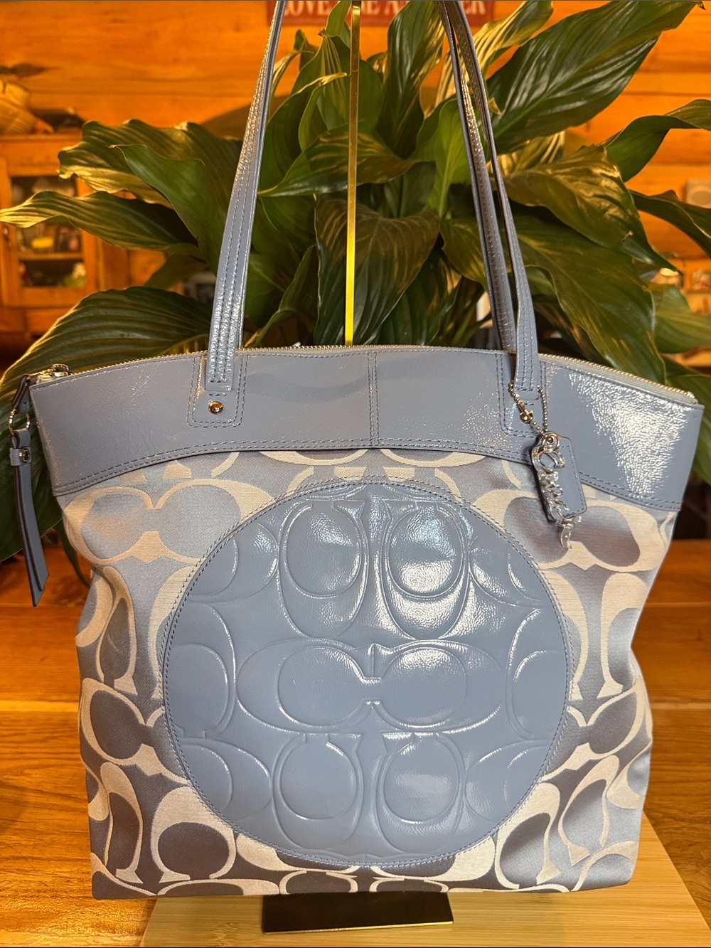Coach F18335 Laura Op Art Tote Blue Patent Leather Signature EUC Large